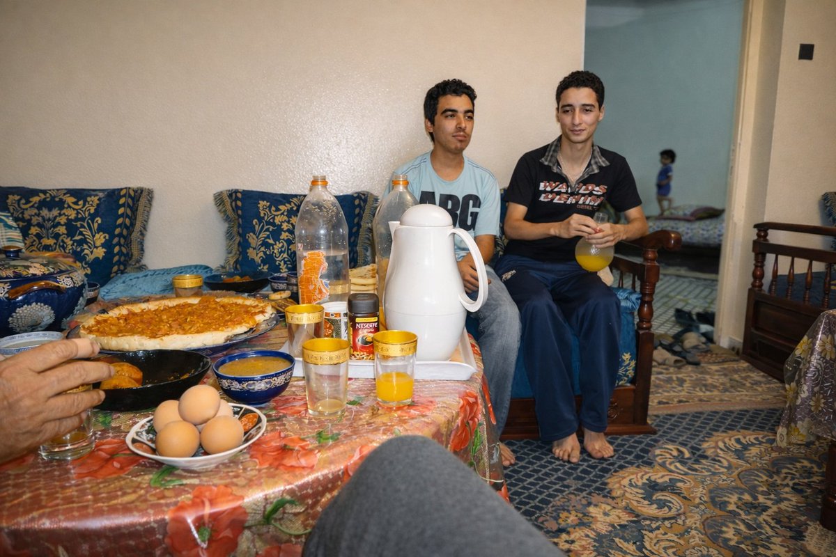 kelhaniofficiel's tweet image. Nothing hits different like Iftar at home .. Simple table, family gathered, laughter in the room… and that peaceful feeling after the first sip.

Moments like these remind me that Ramadan is about who’s around it.

Family Iftar will always be the real blessing.

#RamadanVibes