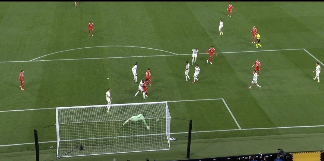 aton_thao's tweet photo. Podemos decir ya que @thibautcourtois es el mejor portero del Siglo XXI o qué
#ucl #RealMadrid #RealMadridBenfica https://t.co/J31Cf8mQNk