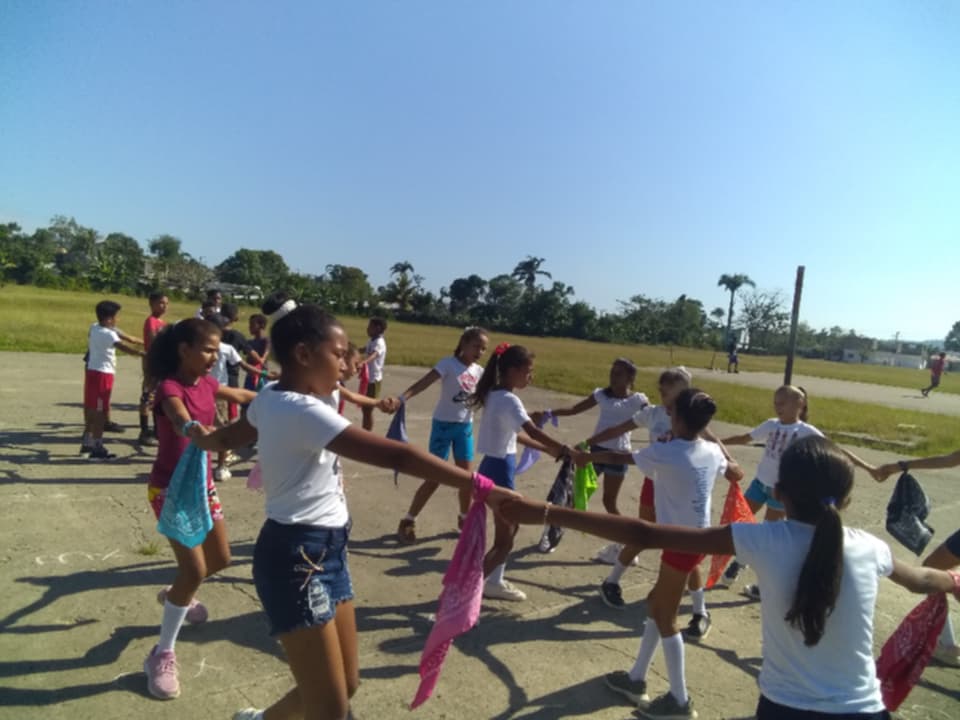 Felicidades para los educandos y profesoras por haber logrado a nivel de Combinado el 1er lugar en la Composición Gimnástica .Felicidades. #PalmaSoriano