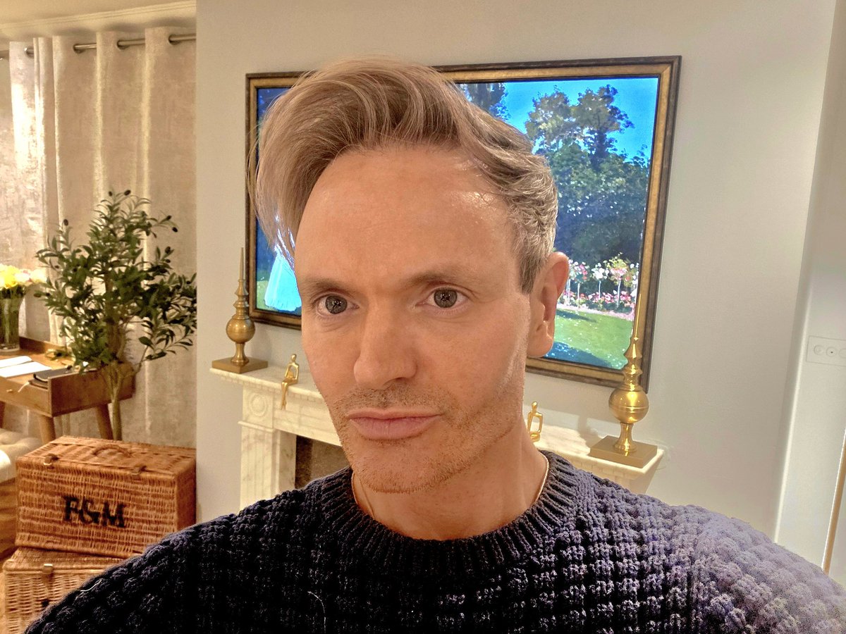 paulscates's tweet photo. Thanks to the fabulous team @leobancroft for bringing the bouji back to my hair. 😊😊 https://t.co/sv54DcNqyF