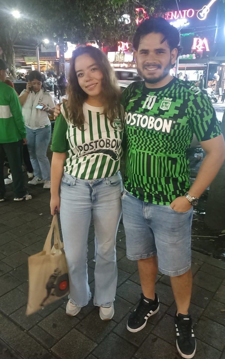 Fotico con Jerome del sábado me explicó como trabajar como negro toda mi vida y tener una pensión digna a los 80✌️
