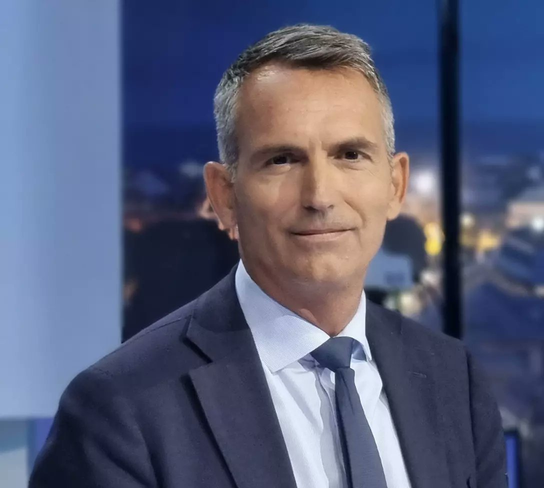 GuyaneActu's tweet photo. ⚡️#Blackout : La Guyane en proie à des sabotages électriques "organisés".

Notre préfet de Guyane @Prefet973, Antoine Poussier ordonne « l’arrêt immédiat de ces comportements inadmissibles qui mettent en danger la vie des Guyanaises et Guyanais »

#Guyane #crise #eau #sabotage
