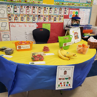 NISDElemSS's tweet photo. First graders @NISDGlenoaks turned their classroom into a real-life marketplace!  
With $5 in hand, our young entrepreneurs stepped into the roles of buyers and sellers, trading goods, making choices, and discovering firsthand how markets work. Big lessons. Smart spending. @NISD https://t.co/TmJJ8Li0Co