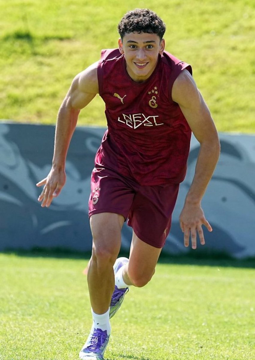 Çağrı Balta’nın Fenerbahçe’ye gidişi…

Çağrı, Ada Yüzgeç’ten forma şansı bulamayacağını bildiği ve maçlarda süre almasından rahatsız olduğu için ailesi tarafından götürüldü.

Galatasaray altyapısından binlerce Çağrı geçiyor; Fenerbahçe’ye ya da başka bir takıma gitmiş, kimsenin