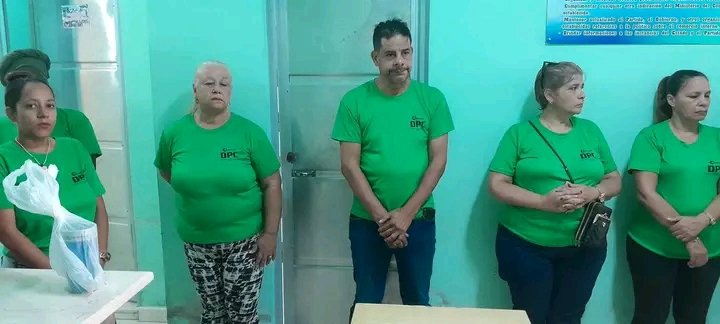 VelazquezY98037's tweet photo. #Direccion Provincial de Comercio Granma preparar  a sus trabajadores  para intensificar el control la política ,normas y procedimientos dictados por nuestro Ministerio .
#Comerciodelpueblo
#ProvinciaGranma https://t.co/FEGNdXIyKG