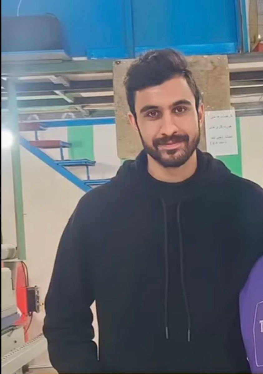 شایان راشدی ۲۴ ساله از بندر ماهشهر به مدت یک هفته اس که بازداشت شده و خانواده و دوستانش نگرانشن.
صدای شایان باشیم..!