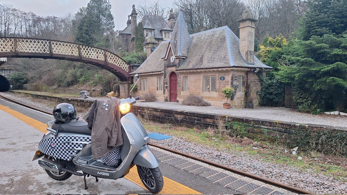 bridger_antony's tweet photo. Took my moped out for the first time this year. @oasis #SomeMightSay https://t.co/rE3JeiSXTS