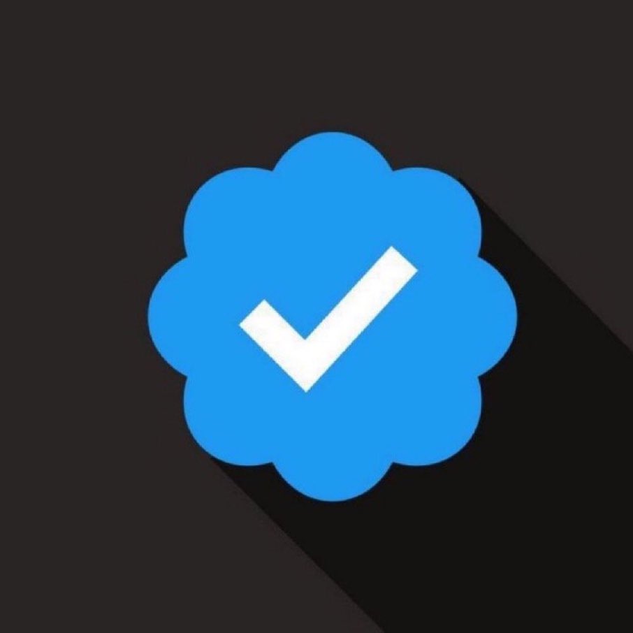 حسابك أقل 40k متابع 
اكتب بالردود اي شيء

وبنتابعك فوراً👏👏