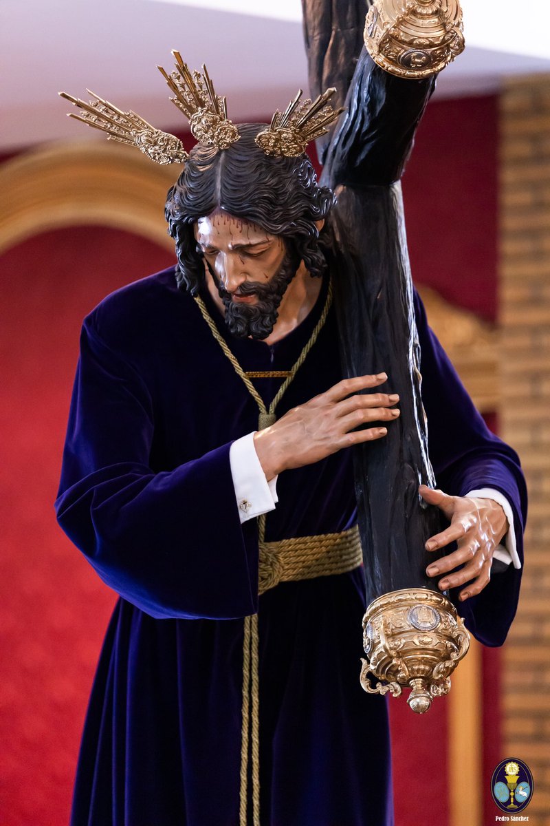 HdaDivinoPerdon's tweet photo. 🟣⚫️ 𝐒𝐨𝐥𝐞𝐦𝐧𝐞 𝐕𝐢𝐚+𝐂𝐫𝐮𝐜𝐢𝐬 | Ntro. Padre Jesús del Divino Perdón, ataviado por @GrandeDeLeon , ya en sus andas a falta del exorno floral, para su anual y Solemne Via+Crucis.

📸 @pedroschezphoto

#DivinoPerdón https://t.co/v2kpWKNlPB