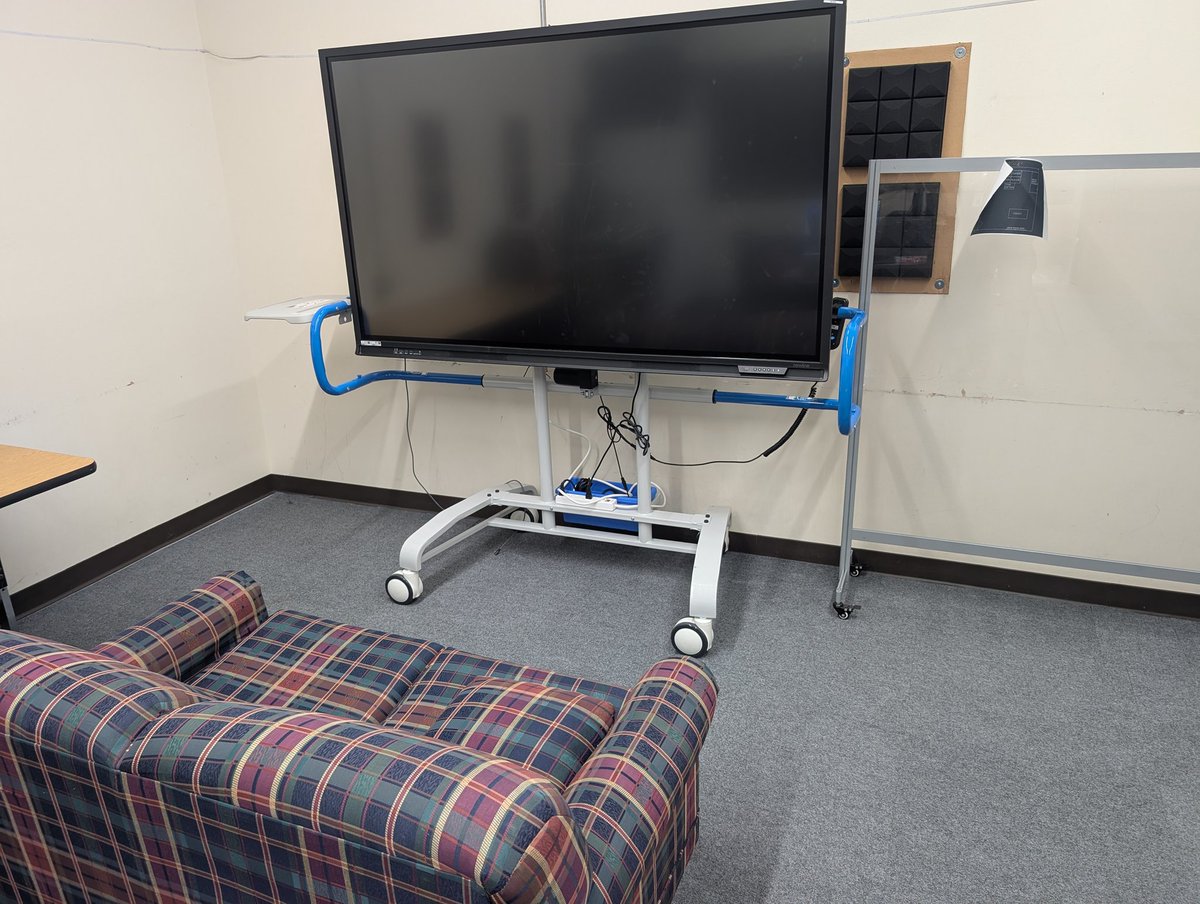 WAC__Esports's tweet photo. Christmas may have come late for us but when it did show up, it showed up big! Our new PCs and equipment are now set up and the games are all installed!  Finalizing a roster for Valorant and getting our broadcast organized is all that remains! @WIHSesports https://t.co/BDsLYPKo2e