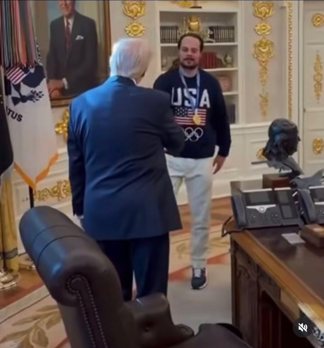 Paranoid Humanoid tweet media