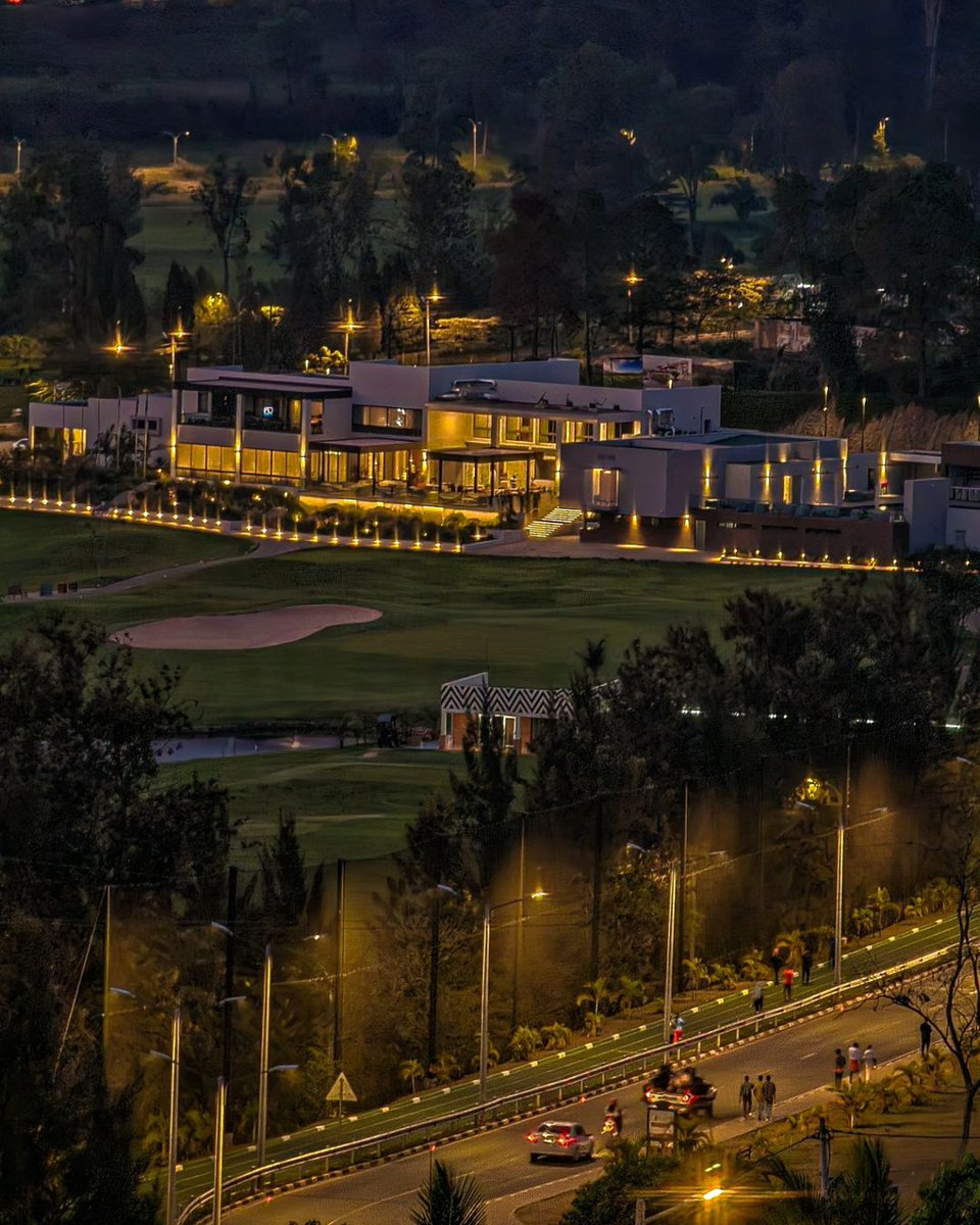 NtwaliWanyu1's tweet image. Thank you for #VisitingRwanda , and may others come too.✊

Where you traveled,it’s rural but in the capital Kigali, you saw it too.

All this beauty we enjoy is thanks to President Kagame who made Rwanda great.♥️🇷🇼✊