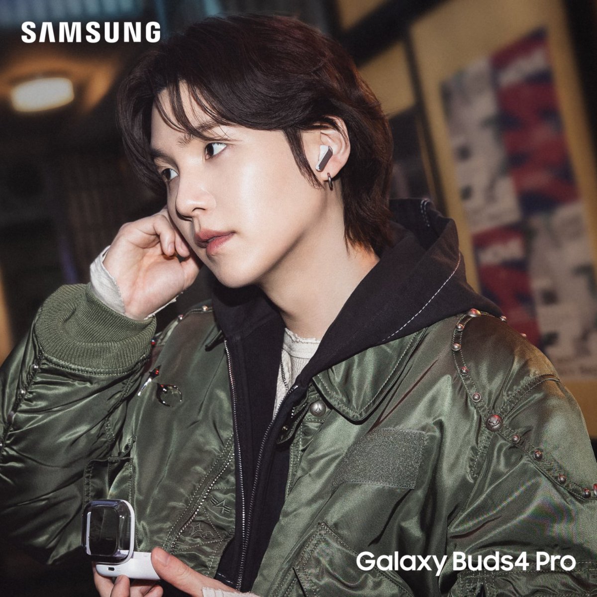 This is why #SUGA goes with #GalaxyBuds4Pro ✨Every detail, delivered.
Hear the sound as it was made – Hi-Fi with #GalaxyBuds4. #GalaxyAI