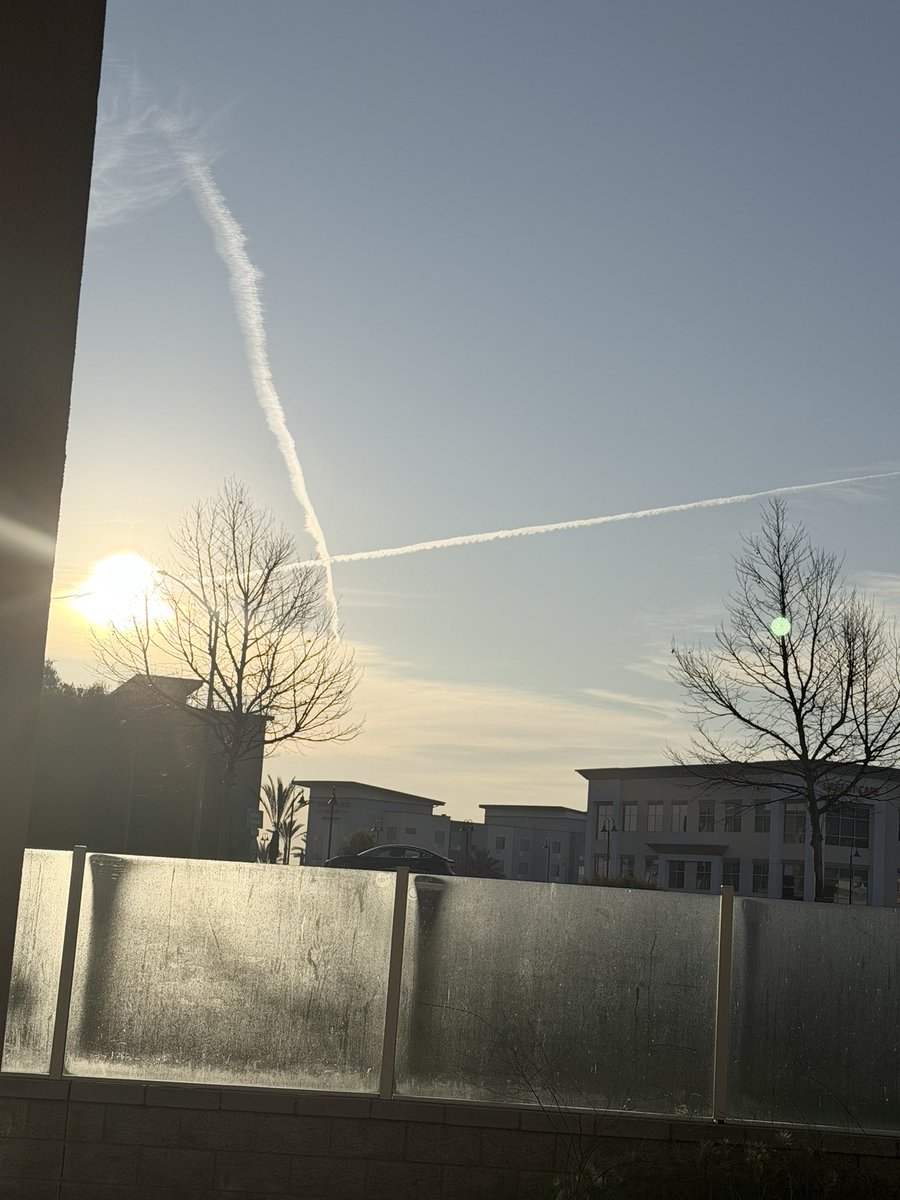 doogideon's tweet photo. This was my skyline at 7:09am in Southern California, two jet contrails crossing beside a rising sun. Nothing mystical, plain physics. Yet I saw a cross, a pointed reminder of the death, resurrection of Jesus Christ, and that same power at work in me. #GalaxyUnpacked https://t.co/XxV0PHGQxm