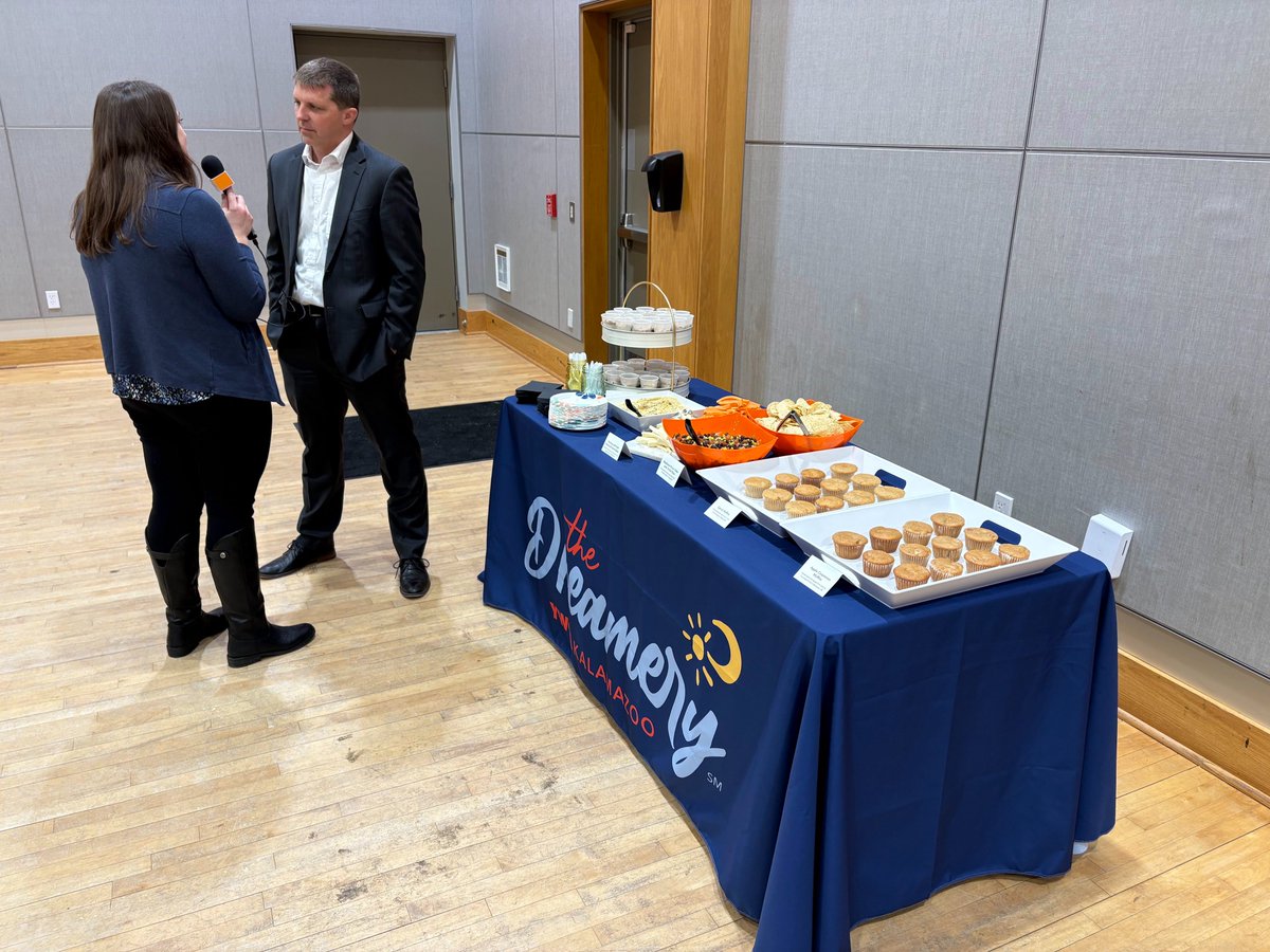 BRNAgNews_NH's tweet photo. #Ontheground with @MichDeptofAg @kvcc @MIGoodFood @MSUCRFS as the #MichiganGoodFoodProject looks to #ValleyHUB & @Schultz_Farms as a model for the state. More #MIGoodFood to come @brownfield #agnews https://t.co/r7l1t012hA