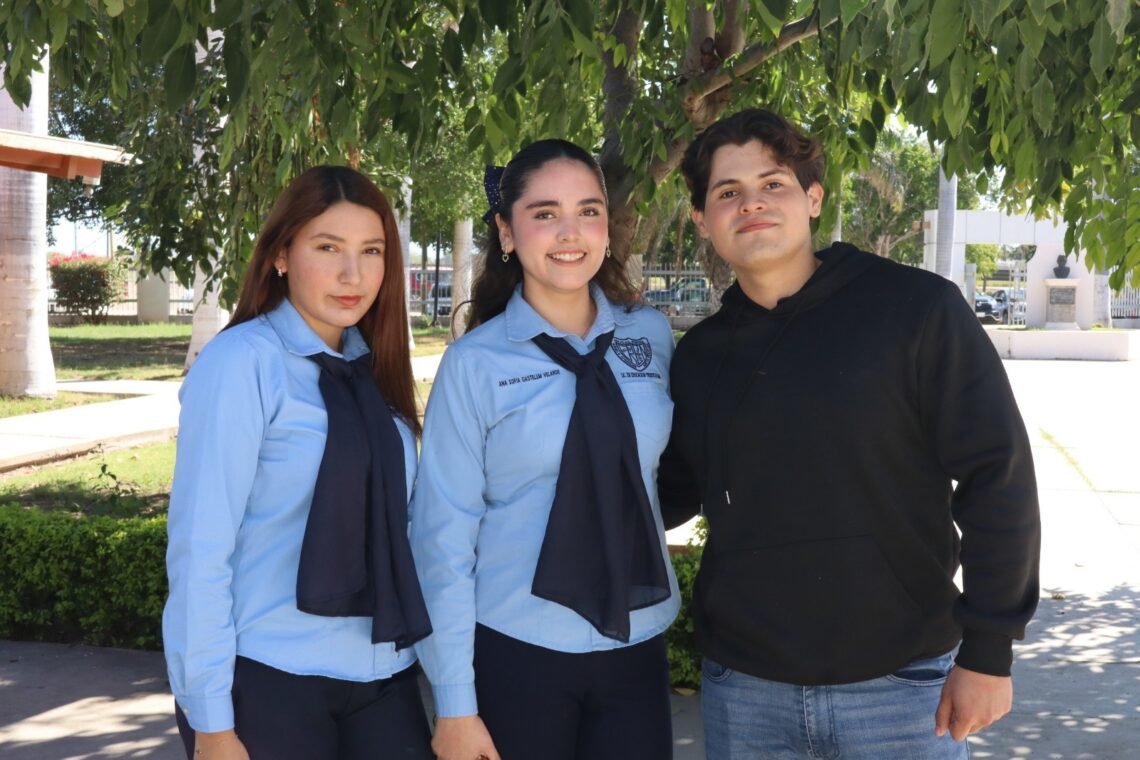 Ofrece Gobierno de Sonora mil 300 espacios de nuevo ingreso a Escuelas Normales: Creson sucesosenlinea.mx/ofrece-gobiern… <a href="/AlfonsoDurazo/">Alfonso Durazo</a> <a href="/palomateranv/">Paloma Teran V</a> <a href="/FroylanGamezG/">Froylán Gámez Gamboa</a> <a href="/AdolfoSalazar_/">Adolfo Salazar</a> <a href="/FernandoRVM/">Fernando Rojo de la Vega</a> <a href="/gradillasrob/">Roberto Gradillas</a> <a href="/cabanillas3107/">Luis Enrique Cabanillas</a> <a href="/Mparra73256794/">Mparra</a> <a href="/DelValleColosio/">Omar Del Valle Colosio</a> <a href="/CelidaLopezc/">CELIDA LÓPEZ</a> <a href="/JacoboMendozaR/">Jacobo Mendoza Ruiz</a>