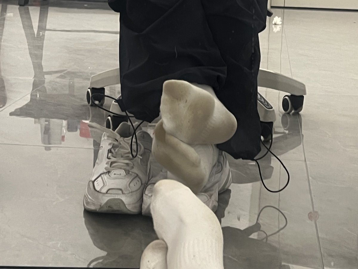 臭脚反差s tweet media