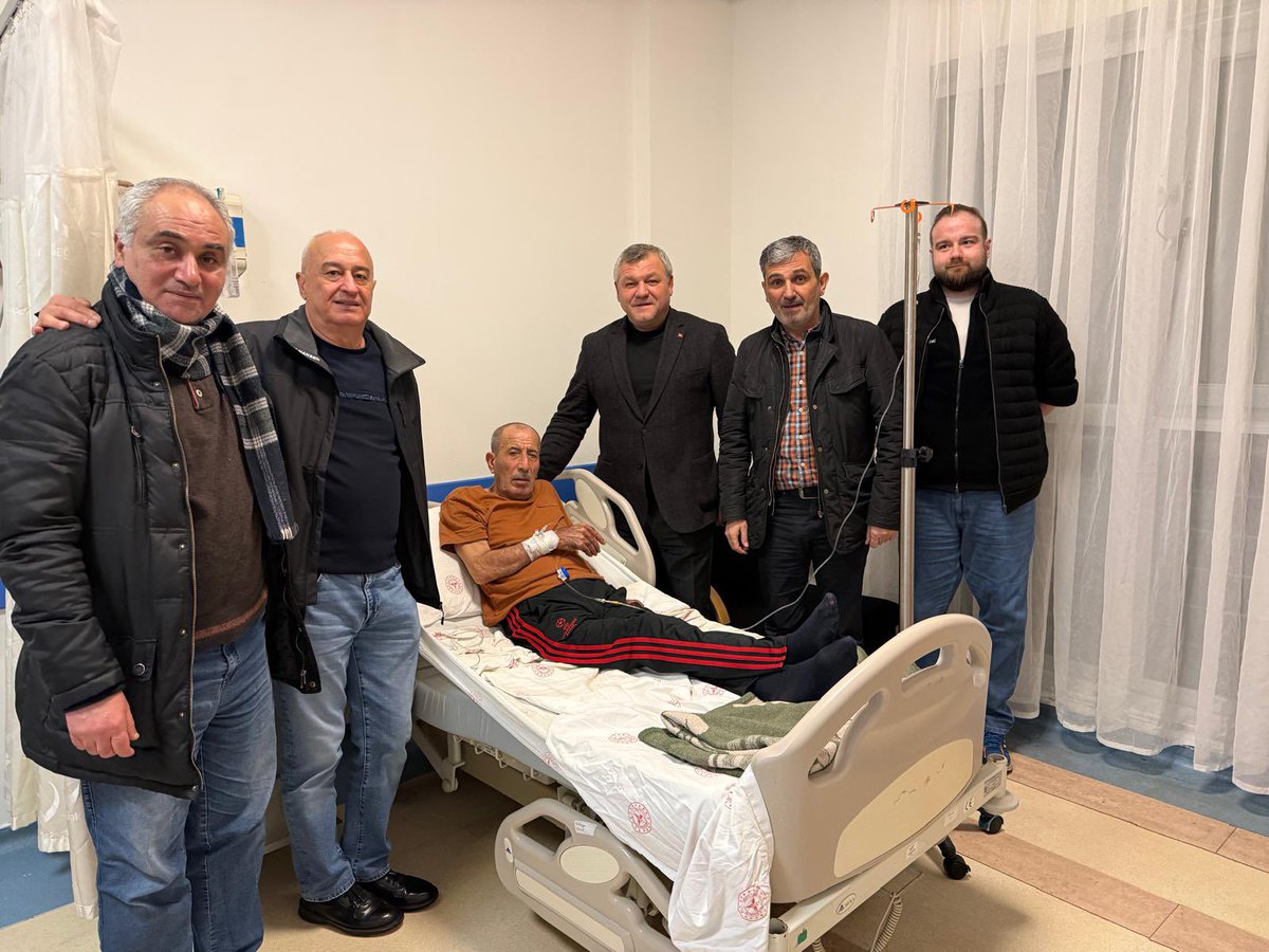 Rahatsızlığı nedeniyle Çorlu Devlet hastanesinde yatmakta olan Teşkilatımızın emektarlarından Lütfü KAYA’yı İlçe Başkanımız Ali İhsan ŞAHPAZ ve Yönetim Kurulumuz ile birlikte ziyaret ettik

Lütfü abimize geçmiş olsun dileklerimizi iletiyor, Allah’tan acil şifalar temenni ediyoruz