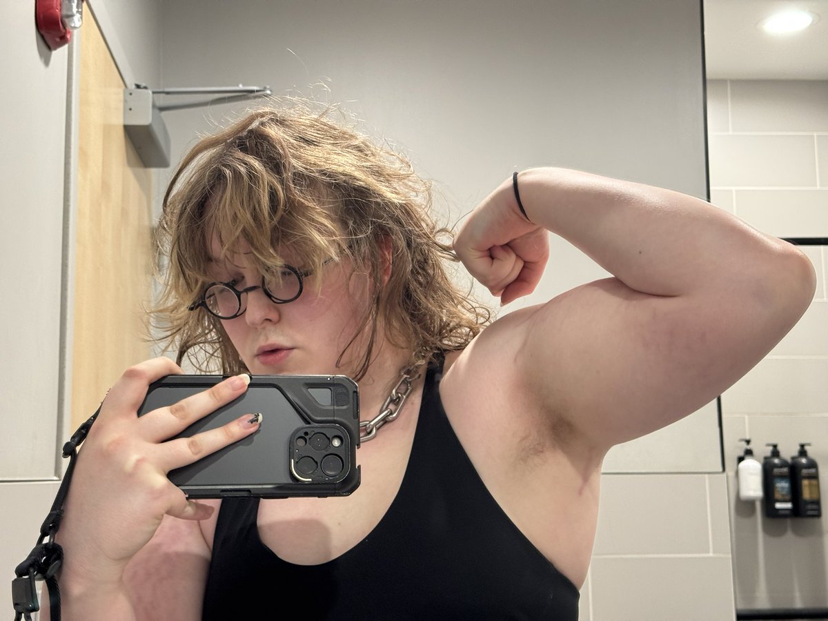 eve. 🔜 furgeddaboutit tweet media