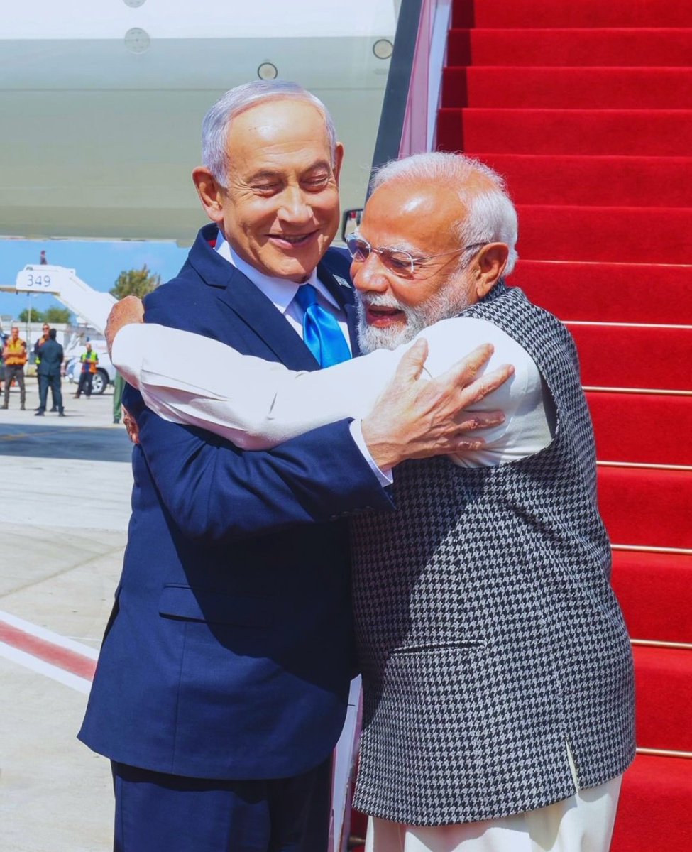 Jiturawalbjp's tweet image. Hug speaks louder than words 🤝🌸
#Friendship
#IsraelVisit 
@IsraeliPM 
@narendramodi