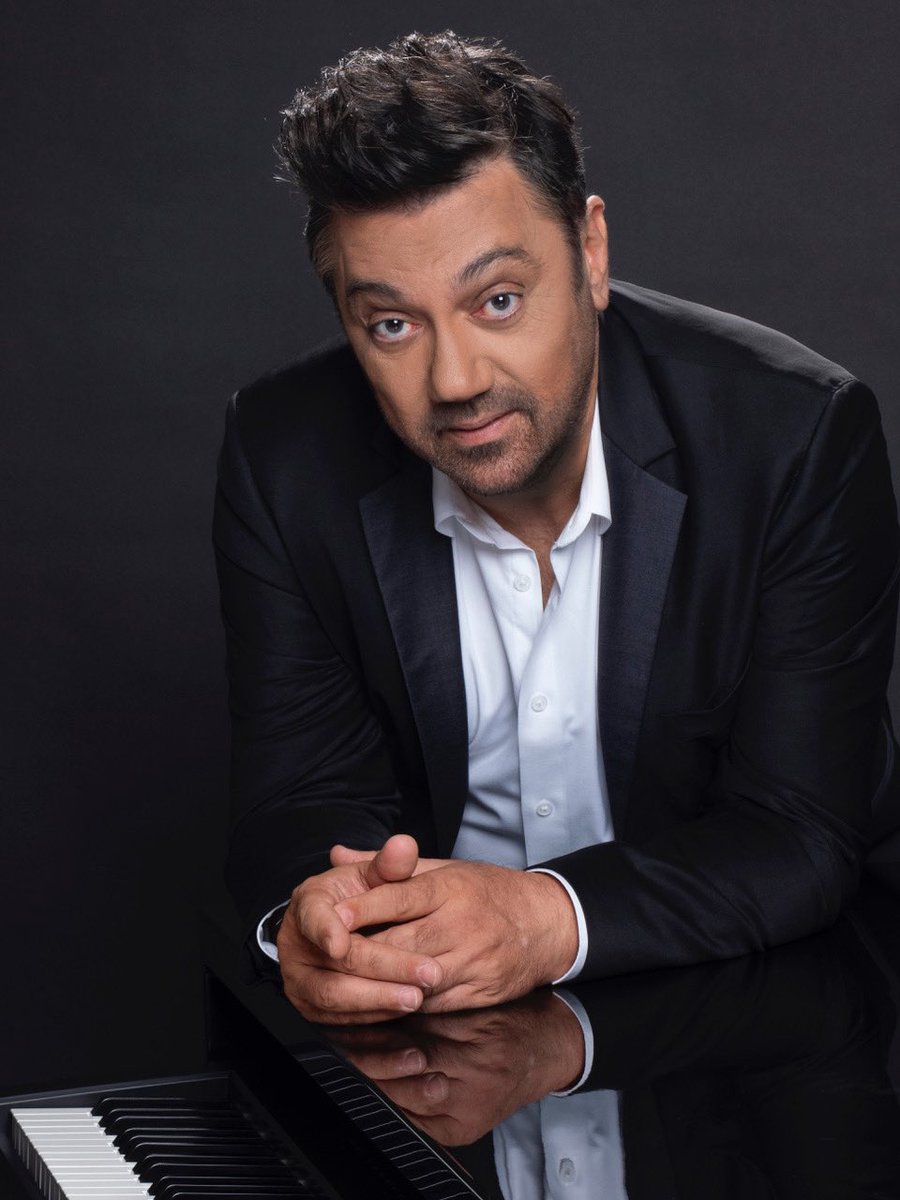 Ξεκινήσαμε εκείνη την τέταρτη του Νοεμβρίου στο AYLA στο Πανόραμα Θεσσαλονίκης και δεν υπάρχει ακόμα ΤΕΤΑΡΤΗ ΠΟΥ ΝΑ ΜΗΝ πούμε ΔΟΞΑ ΤΩ ΘΕΩ ΕΙΜΑΣΤΕ ΕΔΩ, οι φίλοι μας είναι εδώ, τα τραγούδια είναι εδώ ΘΕΣΣΑΛΟΝΙΚΗ σε ευχαριστώ μέσα από την καρδιά μου 30+ χρόνια τώρα.