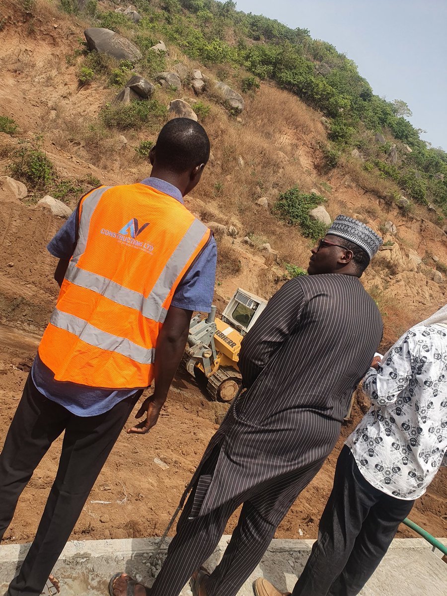 _avconstruction's tweet photo. Exclusive on-site consultation in Katampe 
Where luxury meets precision and every detail is strategically planned for excellence. Contact https://t.co/Mg3hzWtXTE 
📧 Info@avconstructionsltd.com
📱 08060036398 and all social media platforms
#consultation #construction https://t.co/AYIR1AV7L0