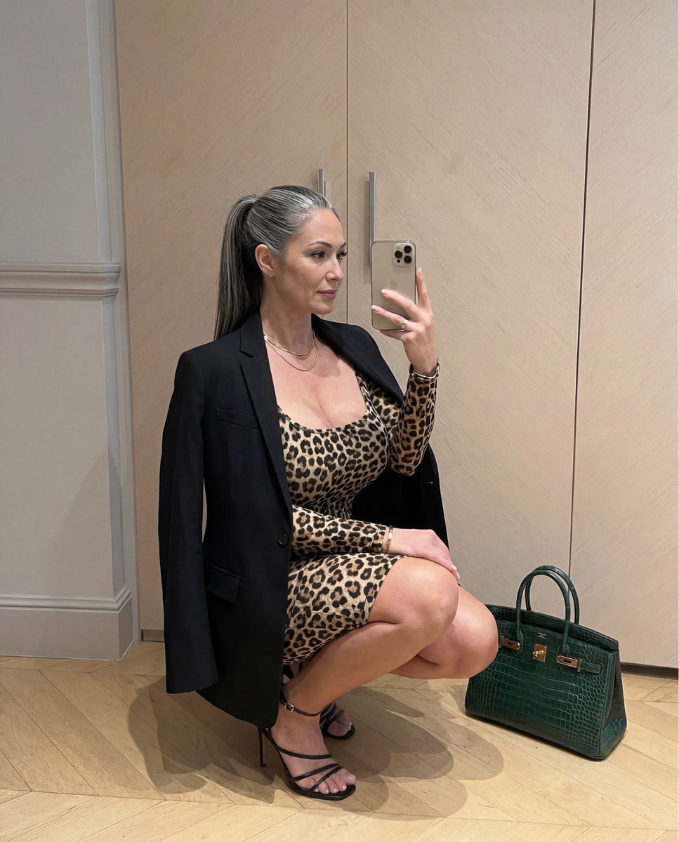 MissKimiMiller's tweet photo. Is this dress stunning enough for you to take me out on a date?🫣 https://t.co/6Z2jc6hufO