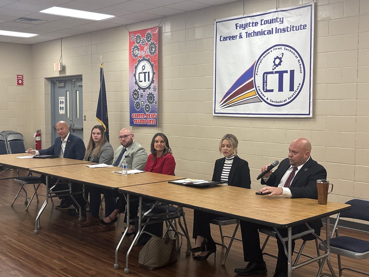 paneedsteachers's tweet image. (1/3) Today we gathered at Fayette CTI with @SenatorStefano, student teachers &amp;amp; representatives from Learning Lamp, Central Westmoreland CTC, @CtrEdEcon &amp;amp; @CarlowU to discuss student teacher stipends and CTE certification barriers.

#PANeedsTeachers #FayetteCoPA #CTE