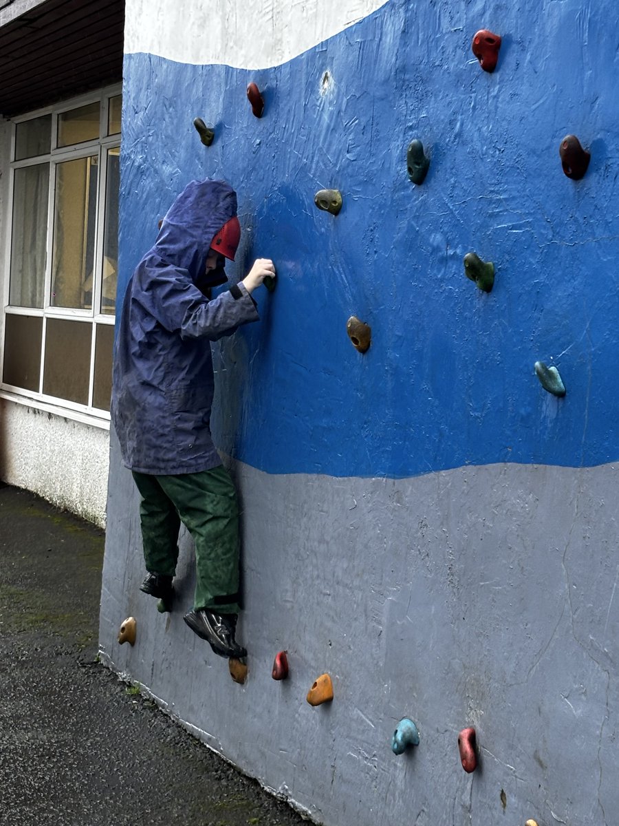 Caldercuilt Primary School & Nursery Class tweet media