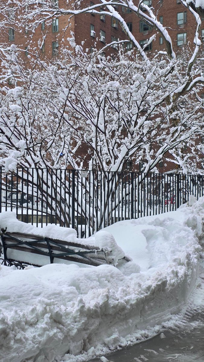 A New York City view from the East Village.   Youtube.com/PabloGomezNYCV…