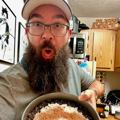 theerobarnold's tweet photo. #NewProfilePic https://t.co/rxzDnpVV3j