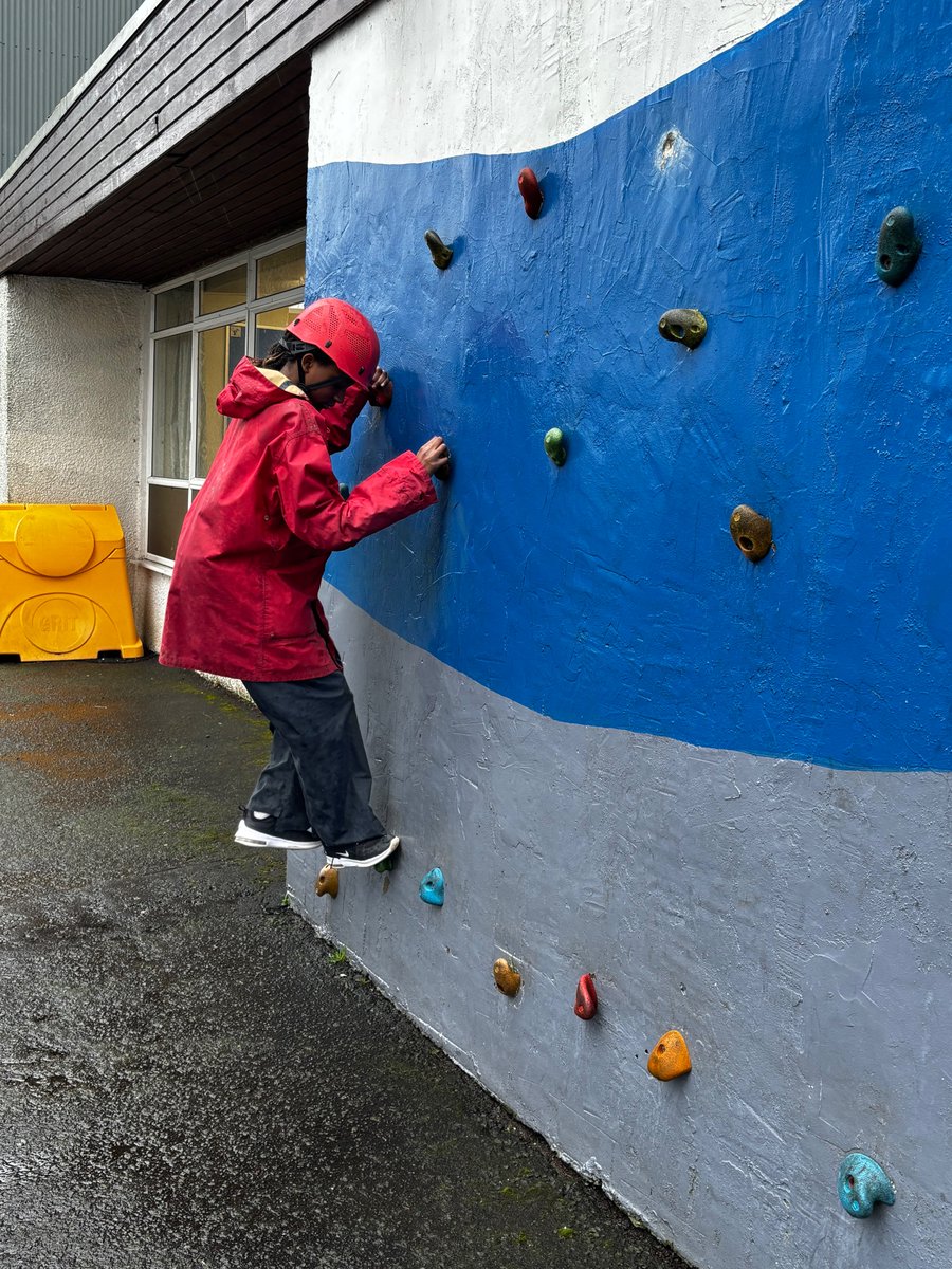Caldercuilt Primary School & Nursery Class tweet media
