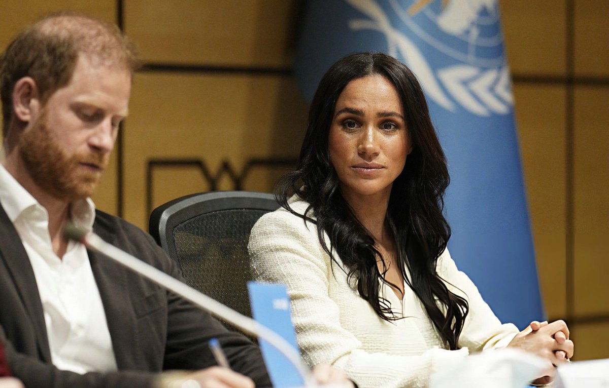 Simply Meghan Markle tweet media