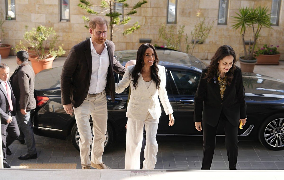 Simply Meghan Markle tweet media