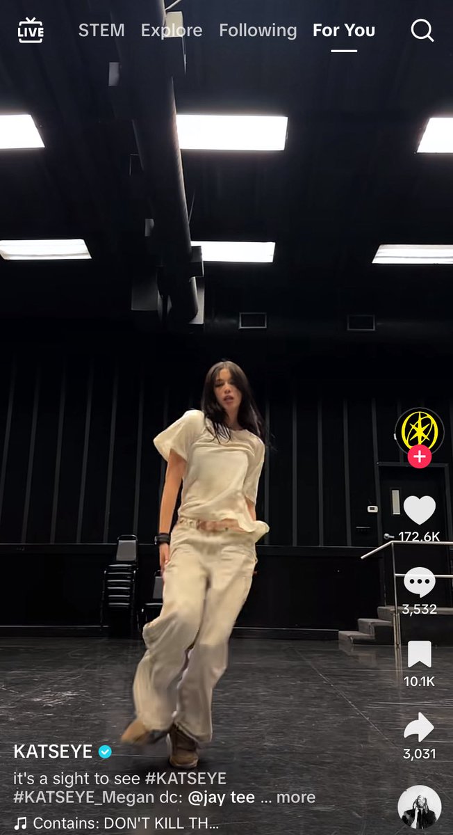 snixl0pez's tweet image. I’m going to slap the shit out of someone.