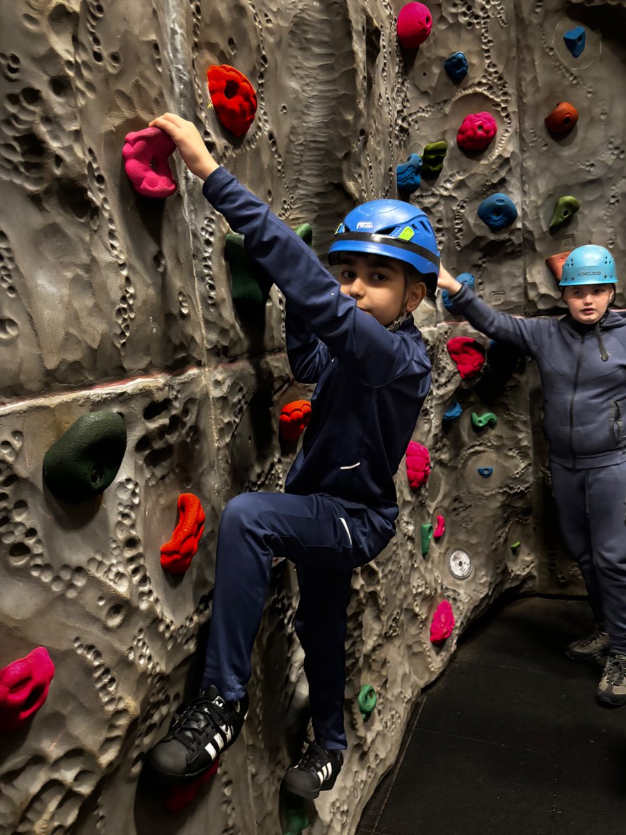 Caldercuilt Primary School & Nursery Class tweet media