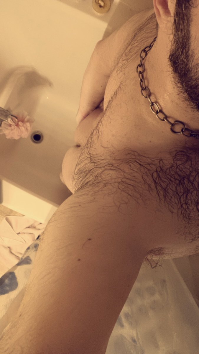 Happy #humpday
The water makes me remember how furry I am 🙈
