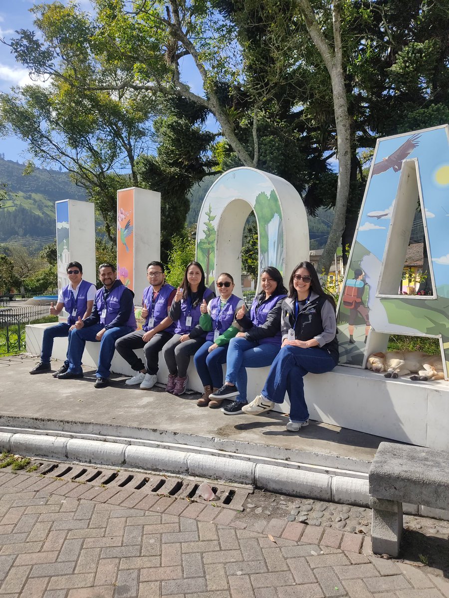 Arcsa_Ec's tweet photo. ¡Llegamos con servicios y trabajo a #Lloa! 🙌🏽👥
Nuestros técnicos visitaron esta parroquia rural de #Quito, atractivo natural y turístico, para inspeccionar la higiene de sus establecimientos y capacitar a pobladores en buenas prácticas que cuiden su salud.
#ElNuevoEcuador 🇪🇨 https://t.co/hcm4Ha1GrB