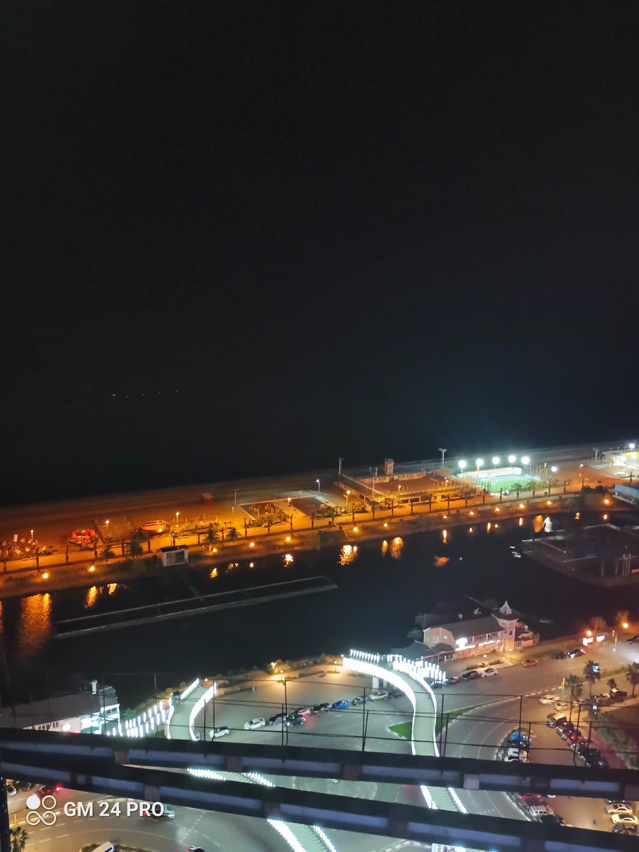 Çağımız hastalığı olan cahillik ve ego ne zaman yerini iyiliğe ve mütevaziliğe bırakırsa işte o zaman beklenen adalet ve güzel ahlak toplum bilincine yerleşir herkes yaşamın ve yaşamanın ne olduğunu idrak eder. Herkese mütevazı akşamlar yarınlar ve ömürler diliyorum 🙏😇😇👋