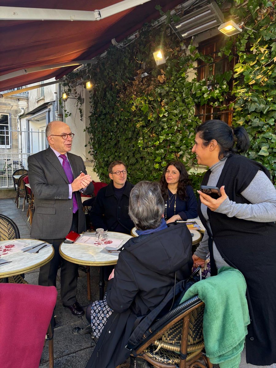 Bernard Cazeneuve tweet media