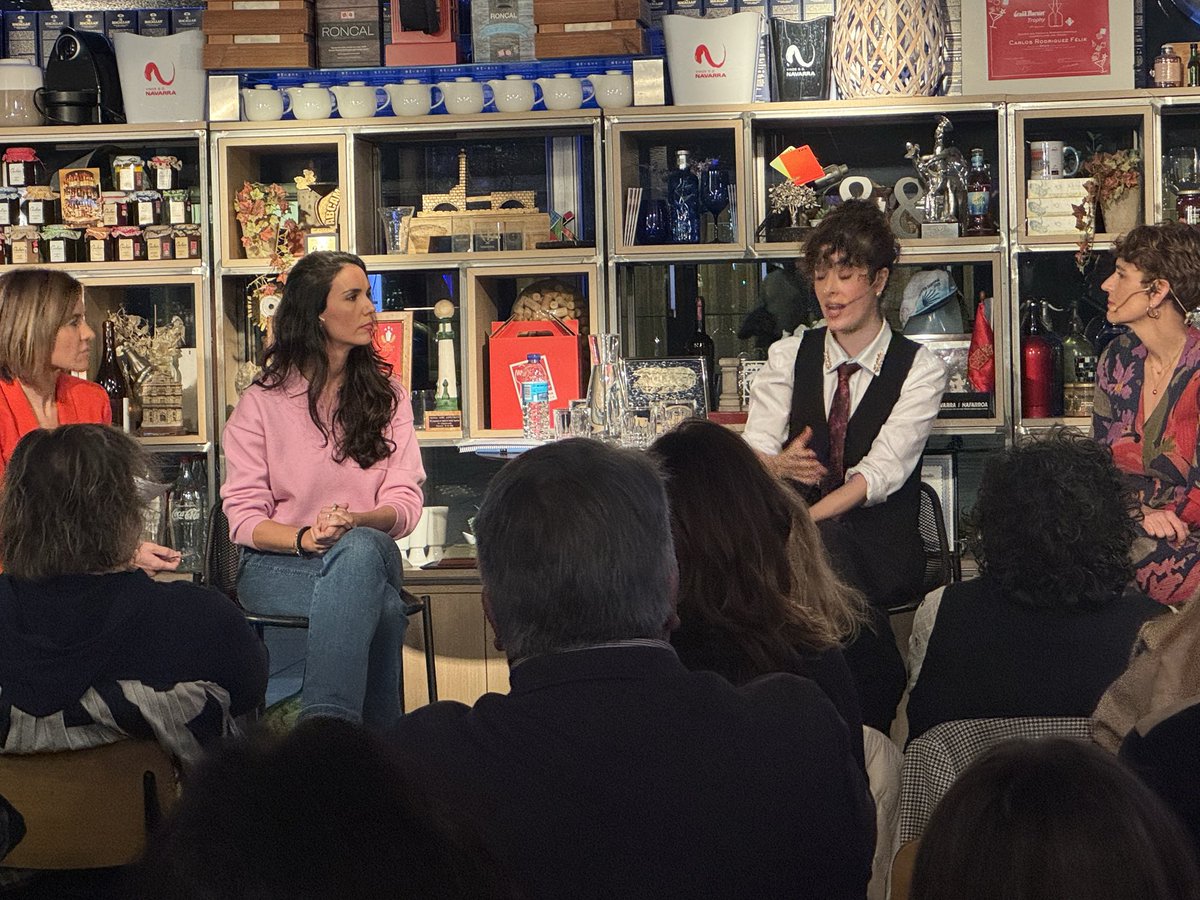 💜 Redes sociales en clave feminista

👉Un encuentro para conversar y reflexionar sobre el papel de las redes sociales desde una mirada feminista

🗣️<a href="/mavichina/">María Chivite / ❤️</a> <a href="/nmsantos78/">nmsantos</a>, Elena Reines y Teresa Lozano