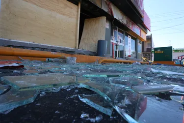 Fátima Reyes, de 24 años, fue quemada durante el incendio intencional de una tienda Oxxo en Purísima del Rincón, Guanajuato
Fátima clamó por ayuda mientras las llamas cubrían su cuerpo, en tienda quemada por gente de "El Mencho" tras jornada violenta en operativo Vs 'El Mencho'