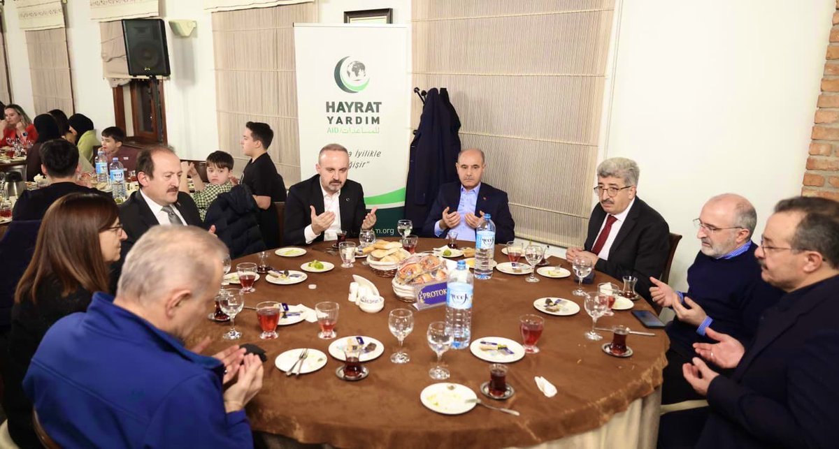 mehmetaktas023's tweet photo. 📍Tarihi Ulucanlar Kültür Merkezi

Bugün Hayrat İnsani Yardım Derneği tarafından düzenlenen iftar programına katılmaktan büyük memnuniyet duydum.

Ramazan’ın bereketini ve kardeşlik iklimini birlikte paylaşmanın huzurunu yaşadık.

Rabbim tuttuğumuz oruçları kabul eylesin, sofralarımızdan bereketi ve muhabbeti eksik etmesin. 

Emeği geçen herkese teşekkür ediyorum. 🌙🤲

@hayratyardim