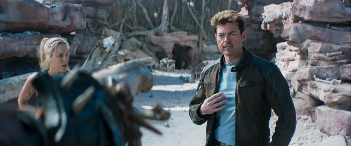 screenspot's tweet image. New look at Karl Urban as Johnny Cage in ‘MORTAL KOMBAT 2.’