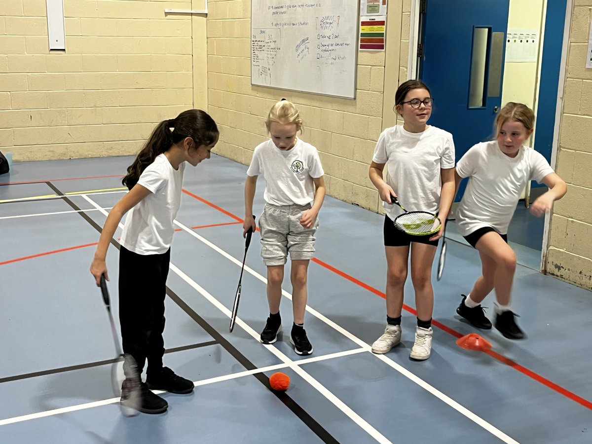 ManorParkSchSM1's tweet photo. A few Y3 children took part in the @SSPSutton Racket Pack Festival this afternoon. They completed 8 fun and engaging Badminton stations to improve on their Badminton skills 🏸Great effort everyone 👏🏻@LEOsports7 #MPPAphysicaled https://t.co/nc0fie8qpW