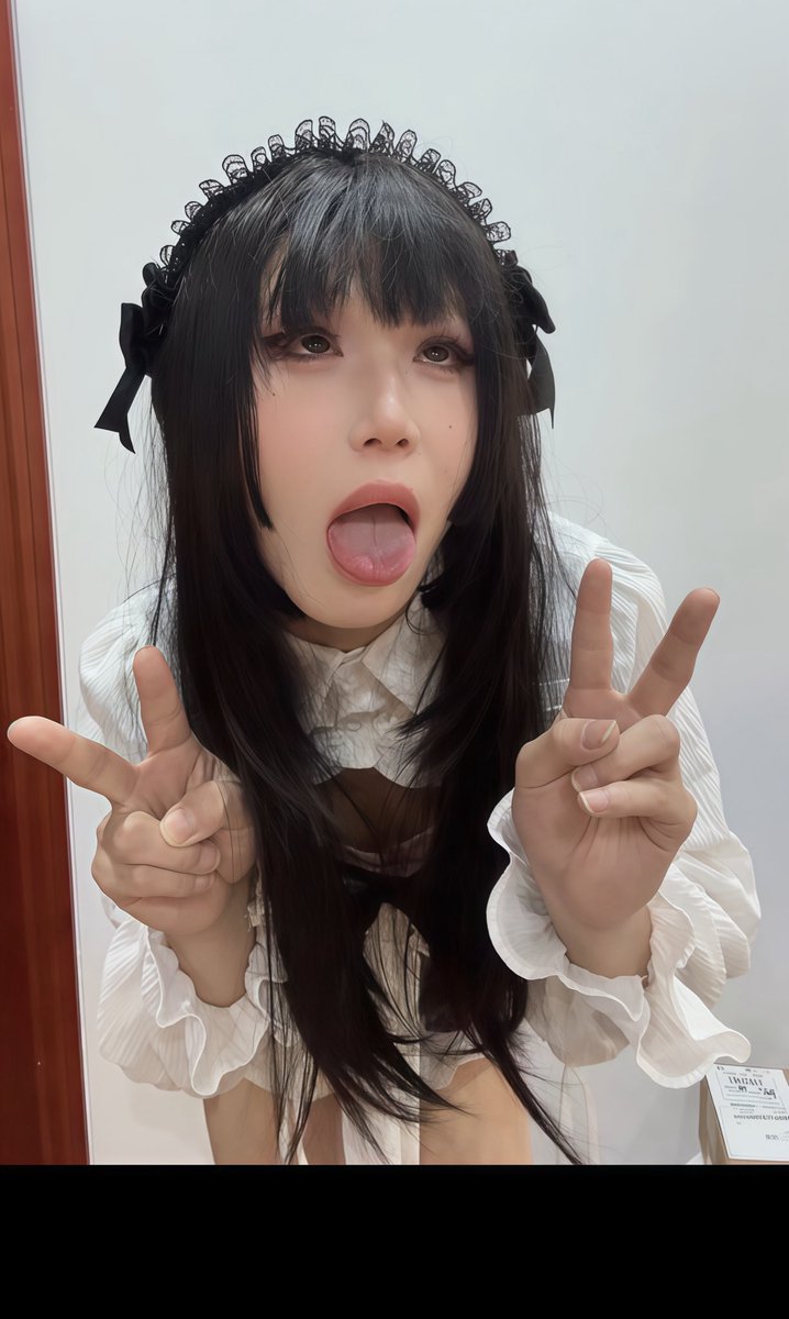 moemo_e1's tweet photo. 给大家表演一个阿黑颜吧，这事好久不做了😋
#男娘
#女装 
#女装男子 
#伪娘 #偽娘 
#mtf #sissy https://t.co/mqEQ1XGcHh
