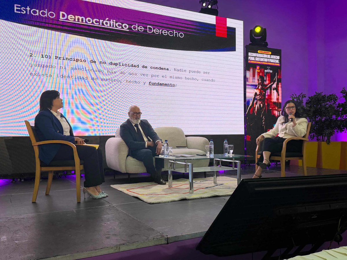 NataliaAristy's tweet photo. Hoy tuve el honor de compartir panel con el Dr. @pbalbuena en el Coloquio sobre la reconfiguración del nuevo orden penal, organizado por el Centro Hostos de Estudios Constitucionales, dirigido por @EdJorgePrats y auspiciado por @PLDenlinea. Gracias por la invitación. https://t.co/RiDJRf6SRD