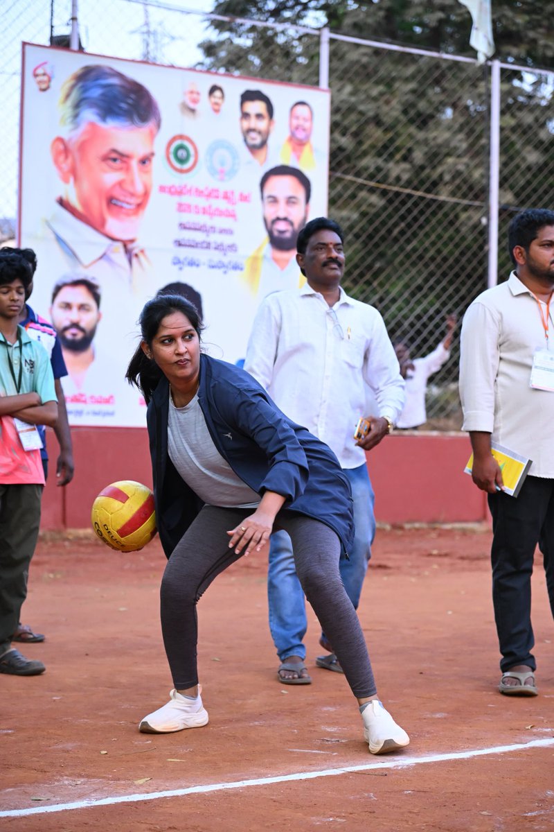 BSS_Youth's tweet photo. Commanding the court with clarity and courage....💥
@bandaru_sravani Akka🔥
#AataVidupu2026 #APLegislators
#GovtOfAndhraPradesh
#SportsAuthorityOfAndhraPradesh #BandaruSravaniSree #SinganamalaMLA https://t.co/Si3iek1jyU