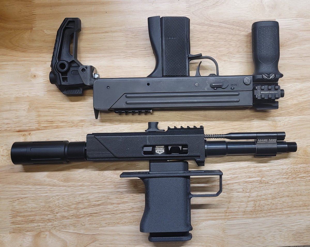 300P ARMAC basic layout (imagine a full lower), compared to M11-9 SMG.

It's growing on me.