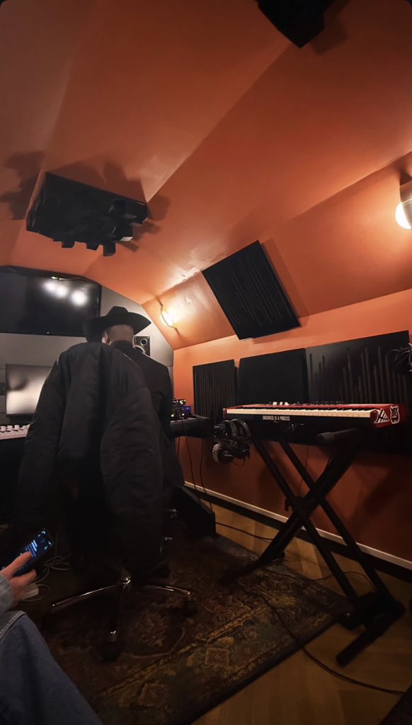 elle a unlock un nouveau studio